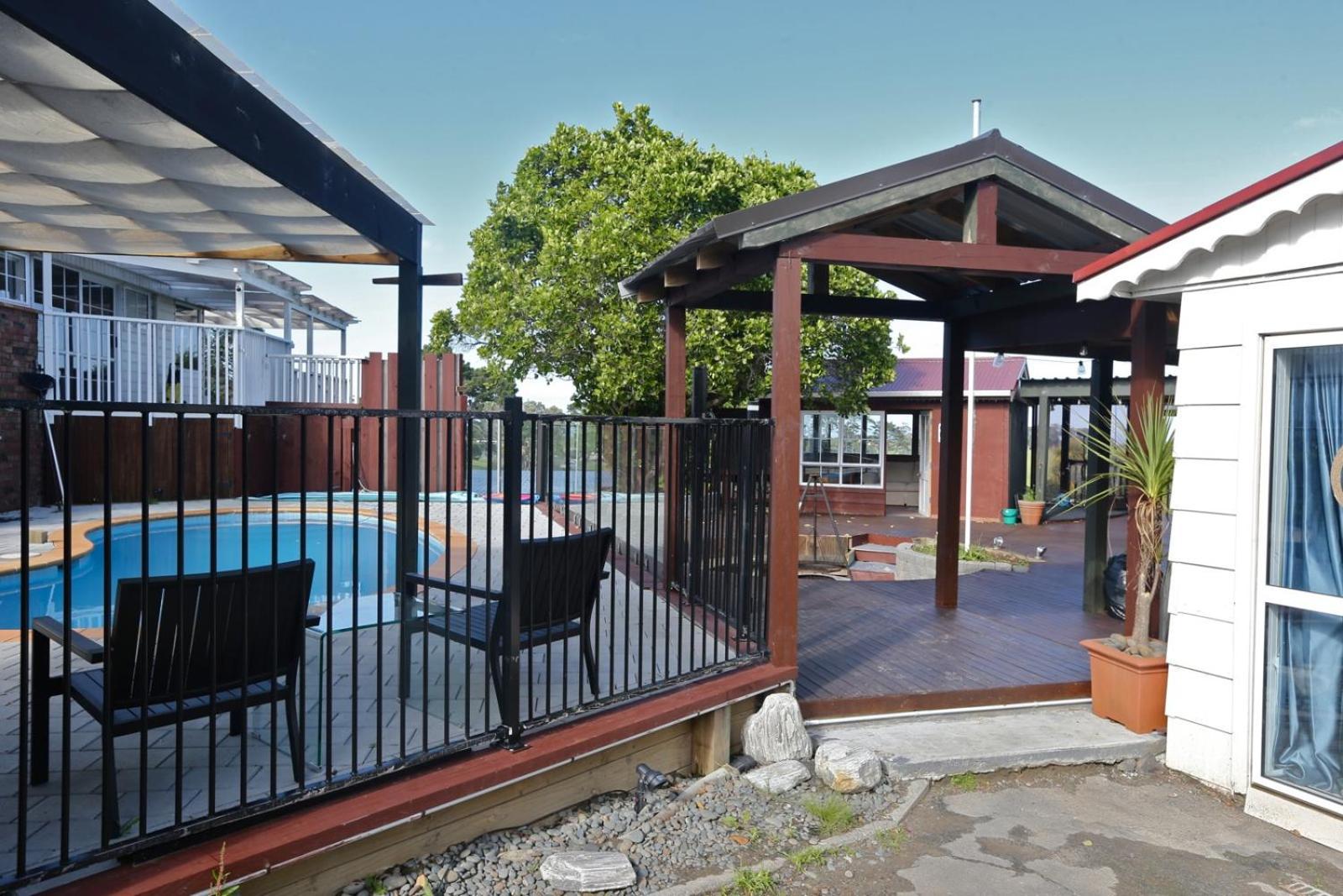 Holiday House In Totara Park Оукланд Екстериор снимка