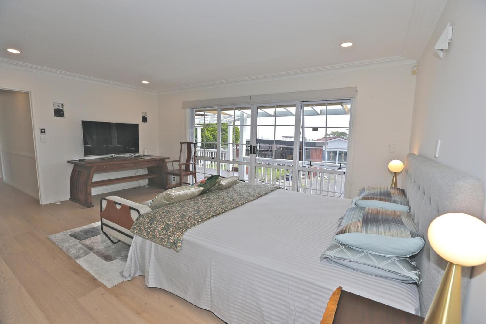 Holiday House In Totara Park Оукланд Екстериор снимка
